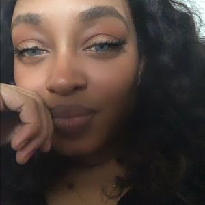 Meet your Posher, Katrina